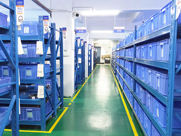 倉庫一角（密封件倉庫）