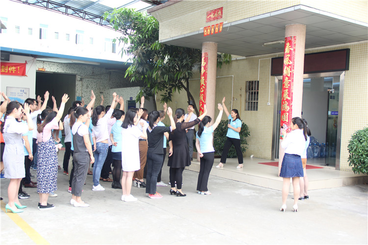 胡金花用自己的行動(dòng)證明了，她在這次培訓(xùn)中所學(xué)習(xí)到內(nèi)容，更傳遞了“愛(ài)”的精神理念。