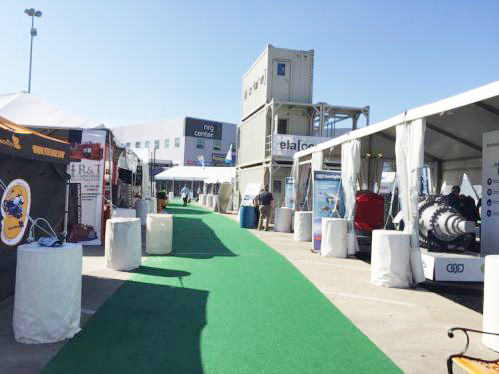 20下午1730陽光燦爛中的室外展區(qū)！