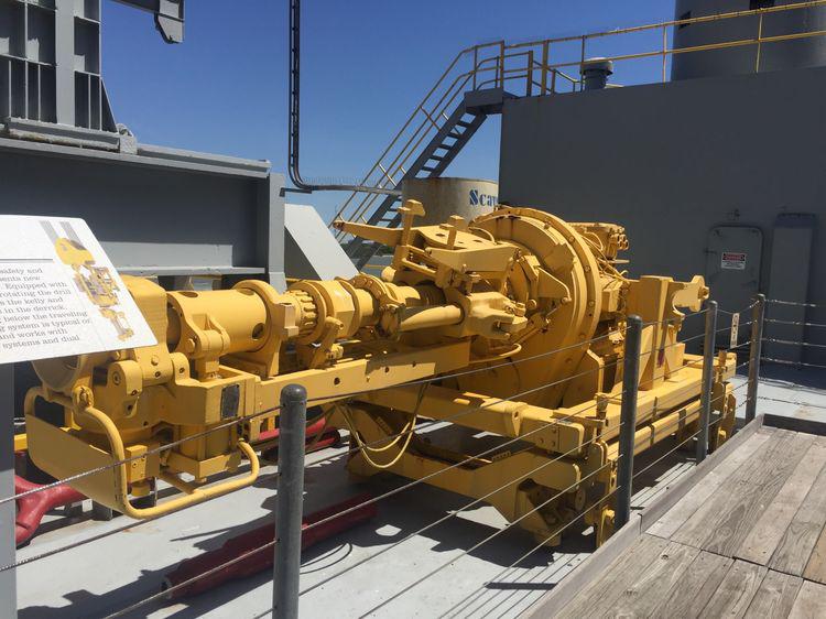 采油勘探鉆井平臺上的：動力傳動系統設備！