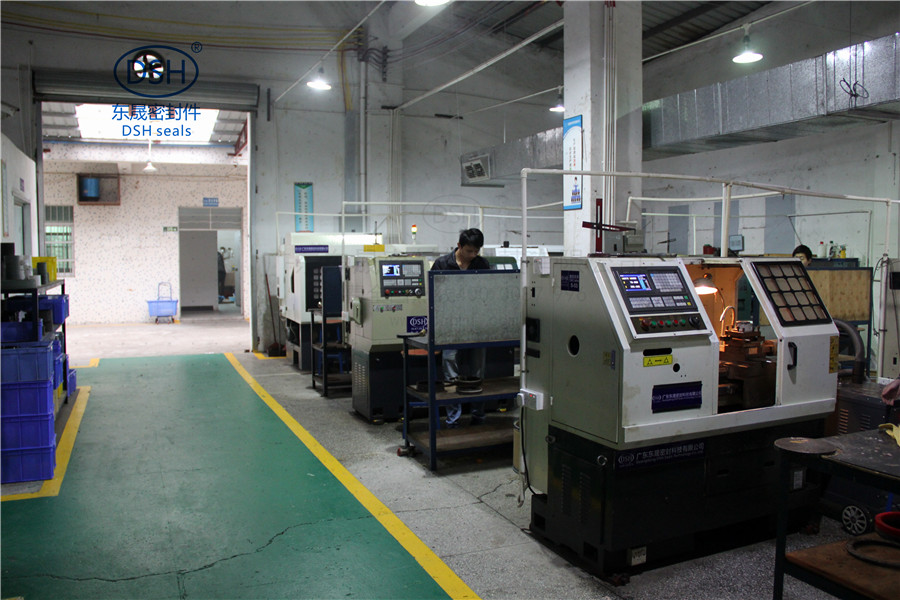 數控車床（自動化機床；CNC lathe）