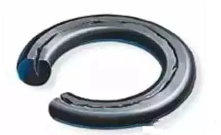 挖掘機(jī)密封件“過(guò)度壓縮”現(xiàn)象圖