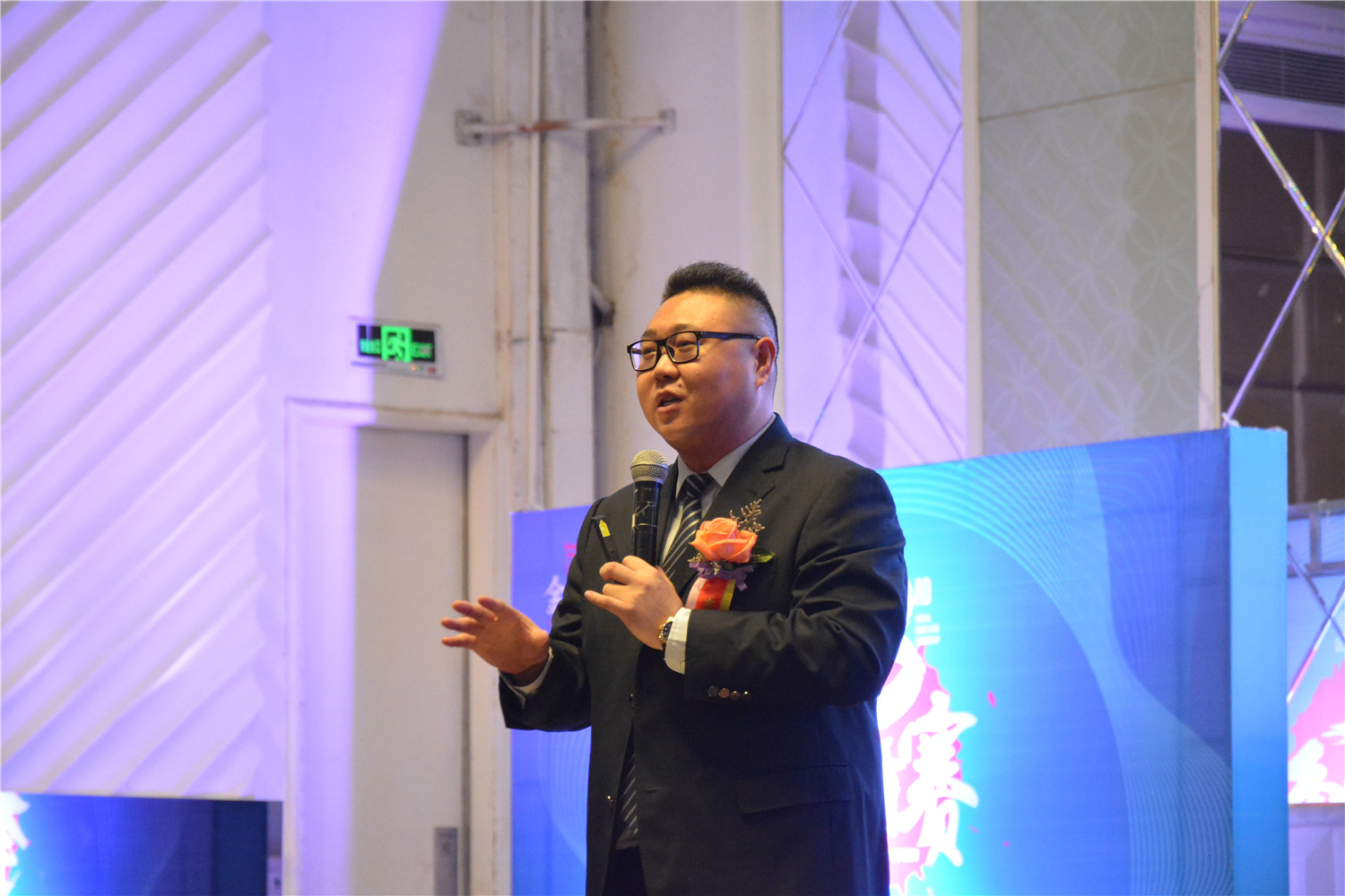 2傲馬系統(tǒng)集團(tuán)創(chuàng)始人兼董事長何承翰老師及“傲馬網(wǎng)絡(luò)營銷工具網(wǎng)”的分享 2傲馬系統(tǒng)集團(tuán)創(chuàng)始人兼董事長何承翰老師及“傲馬網(wǎng)絡(luò)營銷工具網(wǎng)”的分享