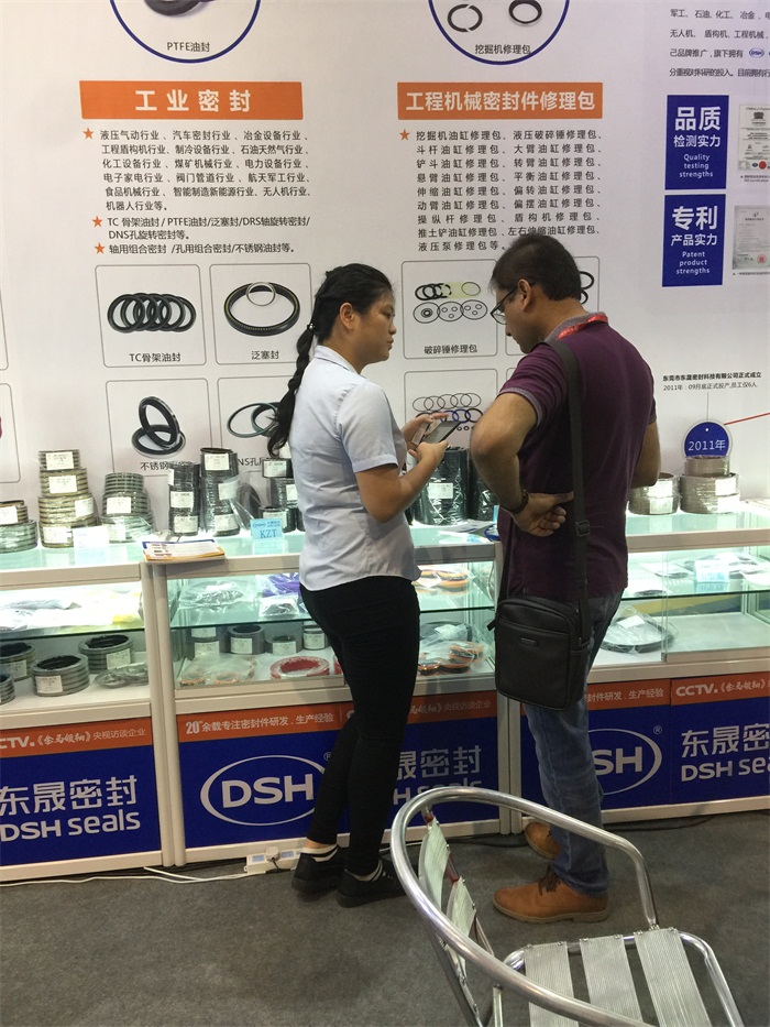 當然，也有不少的國外客戶啦！